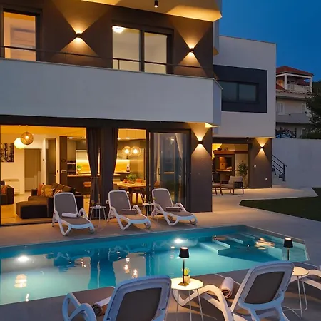 New, Bond Dubrovnik, Beautiful Sea View Near With Heated Pool *