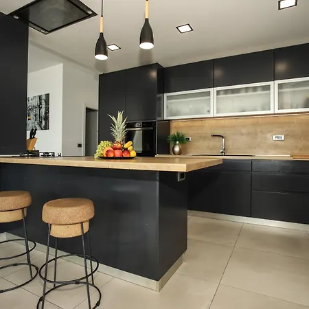 New, Bond Dubrovnik, Beautiful Sea View Near With Heated Pool فيلة