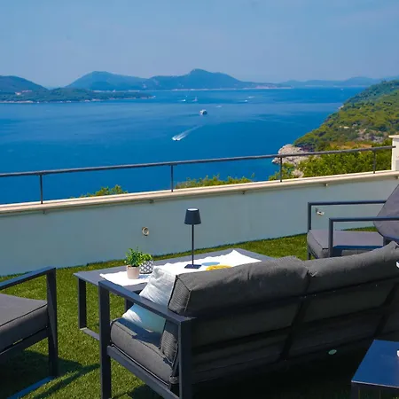 New, Bond Dubrovnik, Beautiful Sea View Near With Heated Pool فيلة