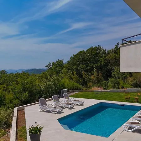 New, Bond Dubrovnik, Beautiful Sea View Near With Heated Pool فيلة زاتون
