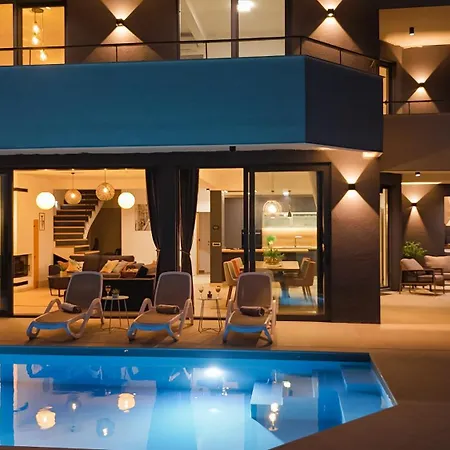 New, Bond Dubrovnik, Beautiful Sea View Near With Heated Pool فيلة