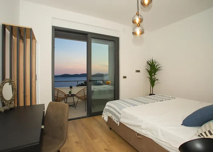 New, Bond Dubrovnik, Beautiful Sea View Near With Heated Pool Vila