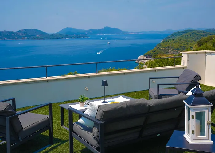 New, Bond Dubrovnik, Beautiful Sea View Near With Heated Pool Vila
