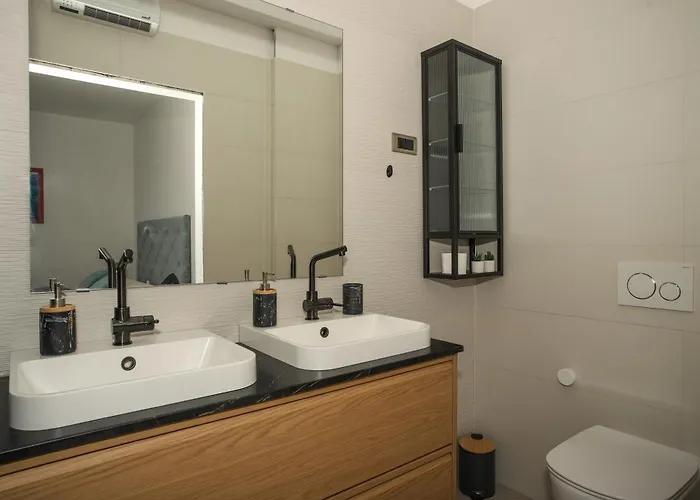 New, Bond Dubrovnik, Beautiful Sea View Near With Heated Pool *