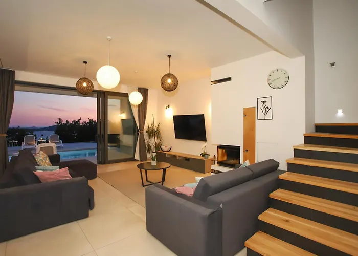 New, Bond Dubrovnik, Beautiful Sea View Near With Heated Pool Zaton (Dubrovnik-Neretva)